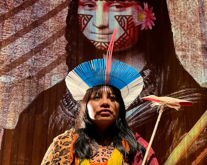 Espetáculo com estudante indígena da Unicamp no elenco estreia na Mostra Internacional de Teatro de São Paulo