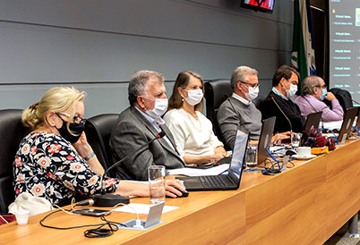 As contratações, a serem feitas por concurso público, devem repor parte das perdas de pessoal ocorridas nos últimos cinco anos As contratações, a serem feitas por concurso público, devem repor parte das perdas de pessoal ocorridas nos últimos cinco anos