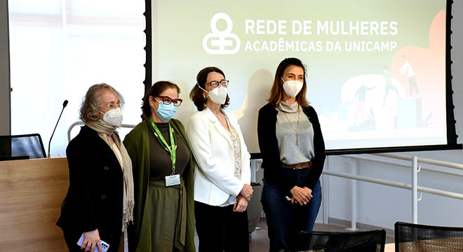 O guia contou com o apoio da Comissão Assessora de Gênero e Sexualidade da Diretoria Executiva de Direitos Humanos O guia contou com o apoio da Comissão Assessora de Gênero e Sexualidade da Diretoria Executiva de Direitos Humanos