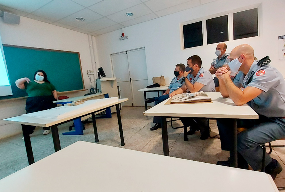 Os trabalhos foram desenvolvidos durante a disciplina “Projeto VI” do curso de Arquitetura e Urbanismo