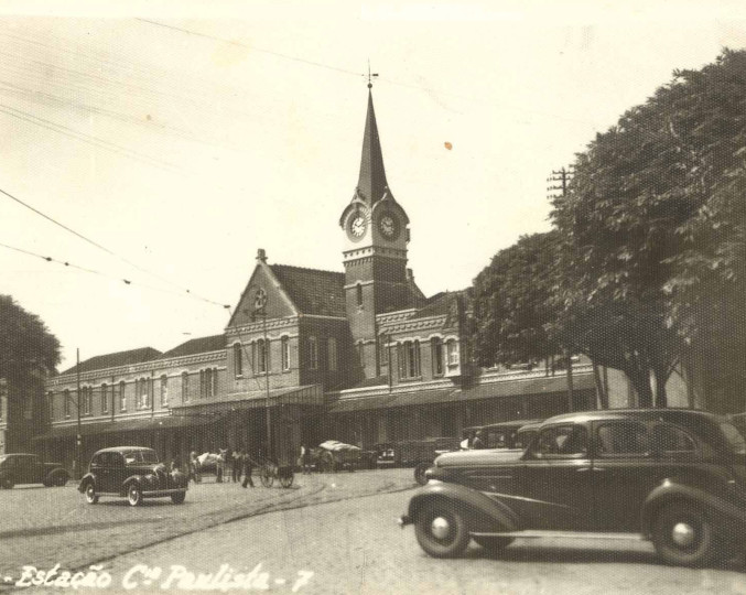 Estação da Companhia Paulista de Estrada de Ferro. 1939. Campinas, SP. (Foto: Aristides Pedro da Silva-V8/ Acervo CMU)