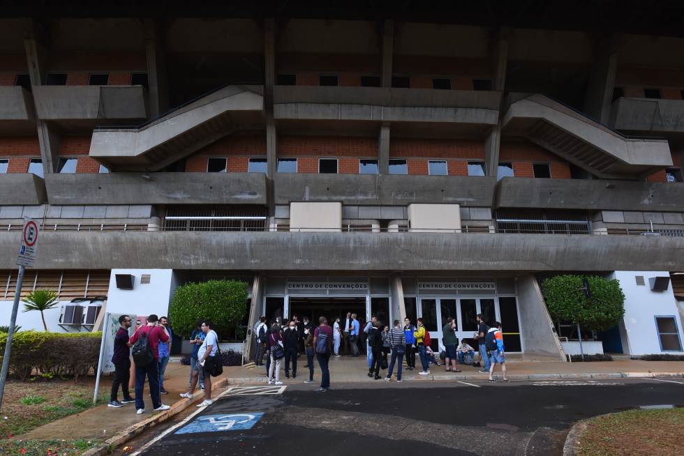 Escola Brasileira de Matemática Probabilística e a Escola São Paulo de Ciência Avançada acontecem simultaneamente Escola Brasileira de Matemática Probabilística e a Escola São Paulo de Ciência Avançada acontecem simultaneamente