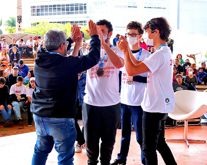 Neste ano, a OMU teve um alcance nacional de mais de 6 mil estudantes em 2 mil equipes inscritas de 24 estados brasileiros, além do Distrito Federal Neste ano, a OMU teve um alcance nacional de mais de 6 mil estudantes em 2 mil equipes inscritas de 24 estados brasileiros, além do Distrito Federal