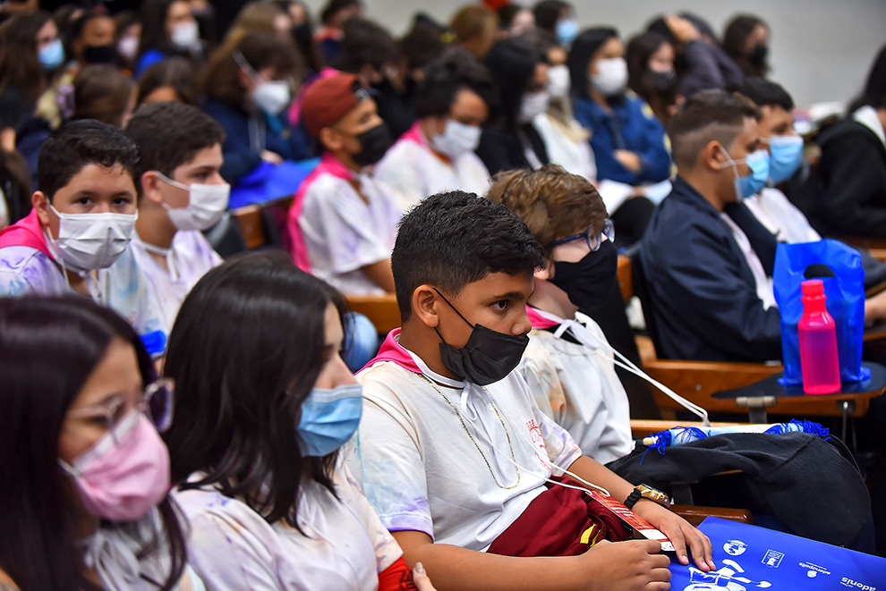 Encontro é realizado anualmente e reúne os voluntários das escolas