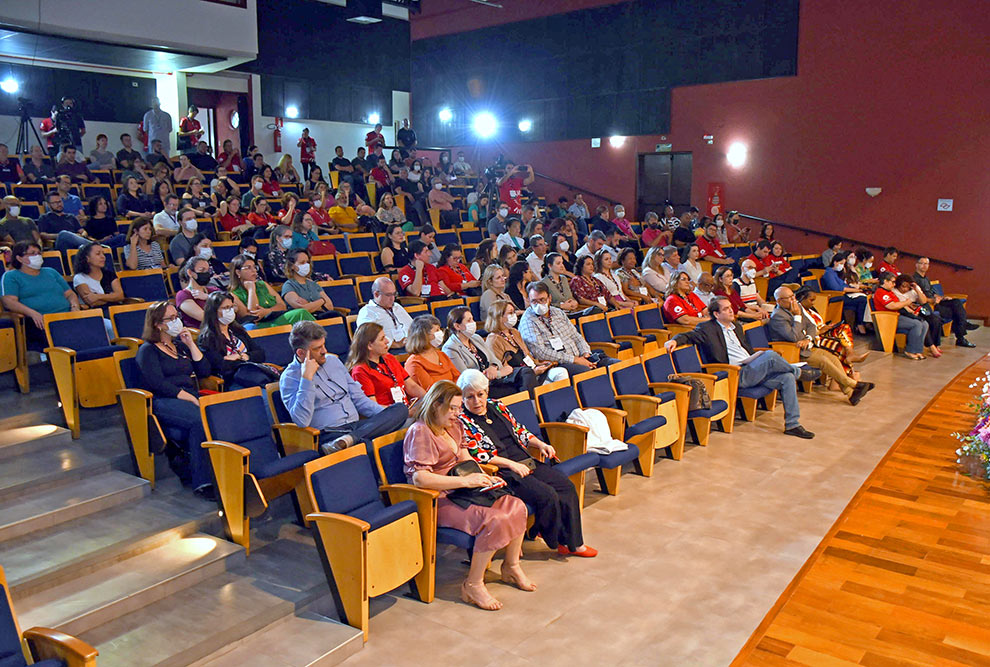 Abertura do Simtec coincidiu com os 56 anos da Universidade, dia 5/10