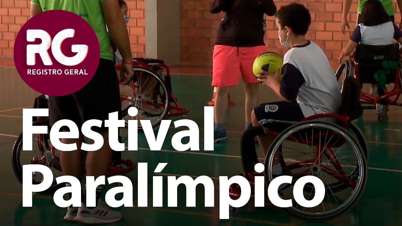 Capa do programa Registro Geral mostra imagem de crianças numa atividade esportiva com bola para cadeirantes e o título é Festival Paralímpico. 