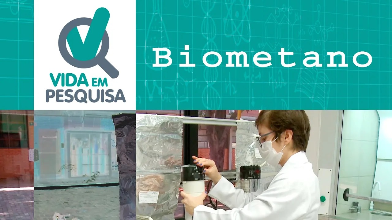 Imagem de capa do programa com logotipo do Vida em Pesquisa e foto de pesquisador no laboratório. O título da capa é Biometano