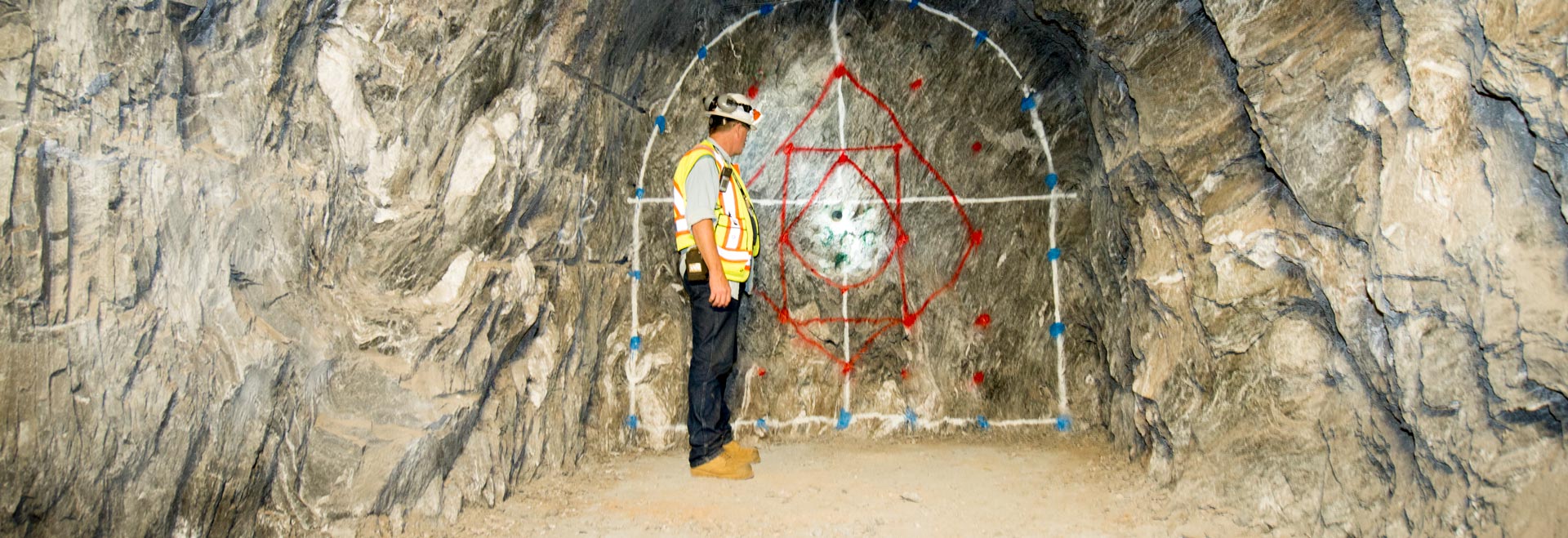 Escavação em uma das cavernas da antiga mina Homestake, nos EUA: do ouro aos neutrinos