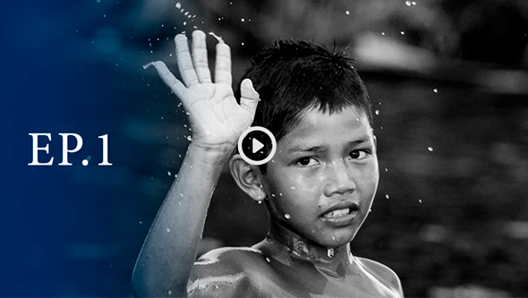 Imagem de capa do programa com foto de indígena acenando