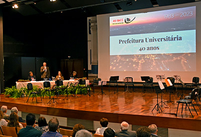 Abertura das comemorações do aniversário de 40 anos aconteceu no auditório da FCM Abertura das comemorações do aniversário de 40 anos aconteceu no auditório da FCM