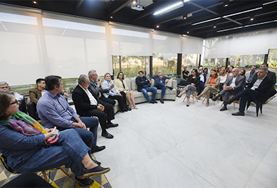 Realizada na sede da Inova, a reunião do CMCTI serviu como avaliação da viagem que a comitiva de Campinas fez a Barcelona, no final de maio Realizada na sede da Inova, a reunião do CMCTI serviu como avaliação da viagem que a comitiva de Campinas fez a Barcelona, no final de maio