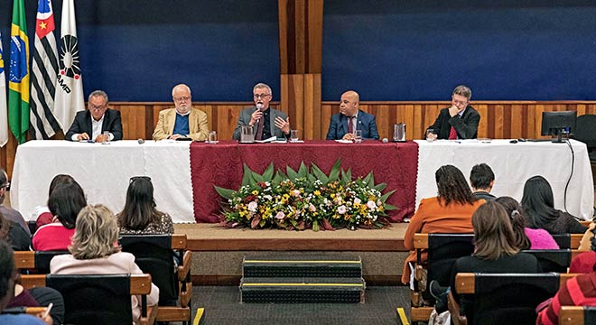 Mesa de abertura da IV edição do Seminário Nacional: A Política Pública de Educação Integral para uma Cidade Educadora