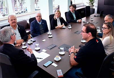 Reunião que antecedeu a assinatura do convênio entre representantes da Unicamp e do Comitê Brasileiro de Clubes   