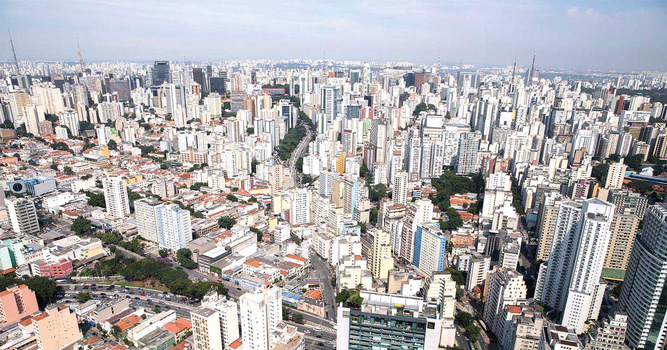 Vista área da região central de São Paulo: segundo o estudo, migração contribuiu para frear a queda da fecundidade em regiões mais urbanizadas