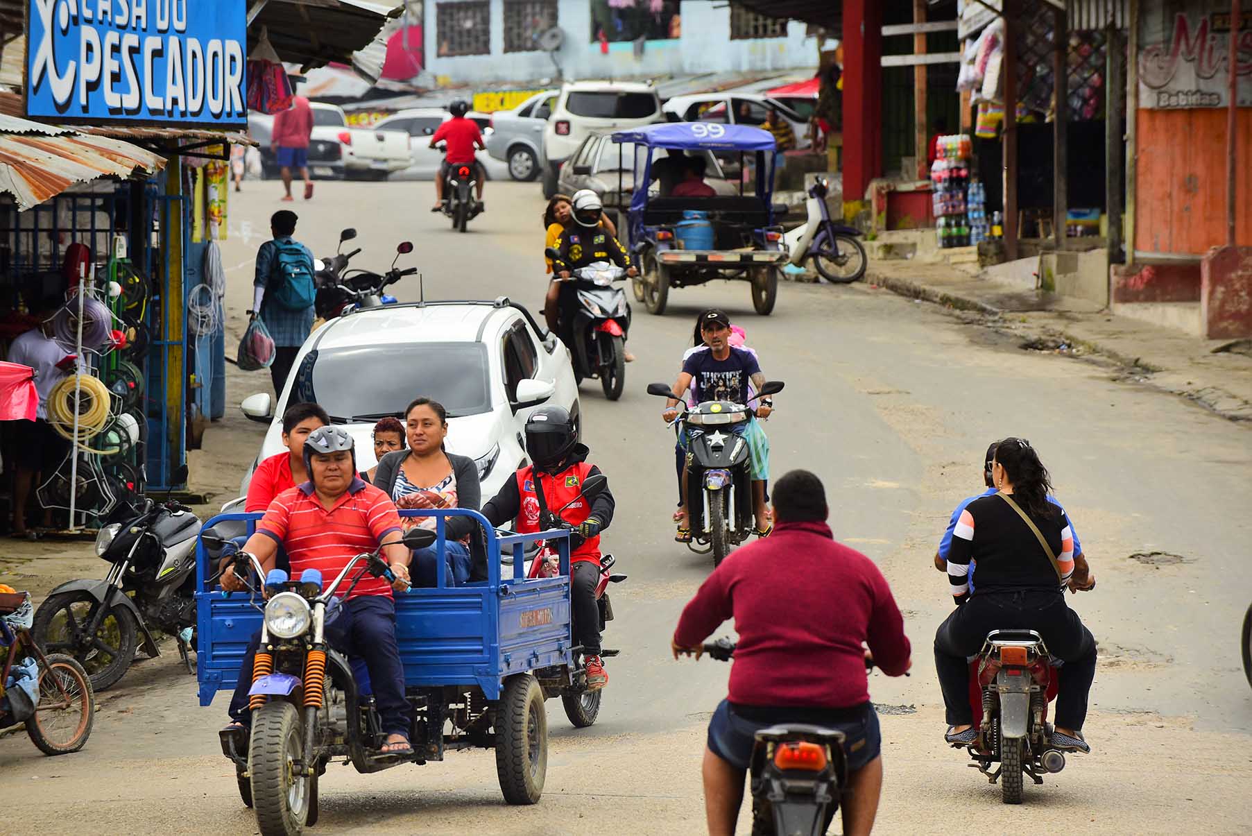 Rua do município de Tabatinga (AM) Audiodescrição: Imagem 4 de 41.