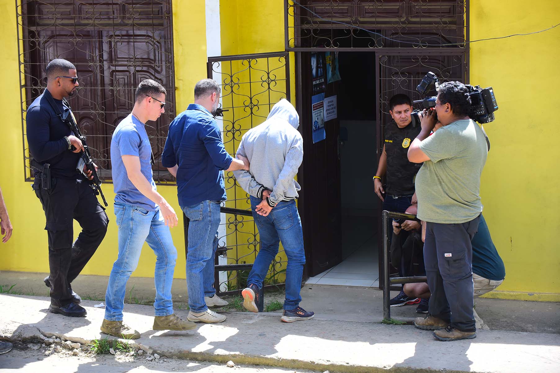 Amarildo da Costa Oliveira (Pelado) é conduzido ao Fórum de Justiça em Atalaia do Norte (AM) Audiodescrição: Imagem 31 de 41.