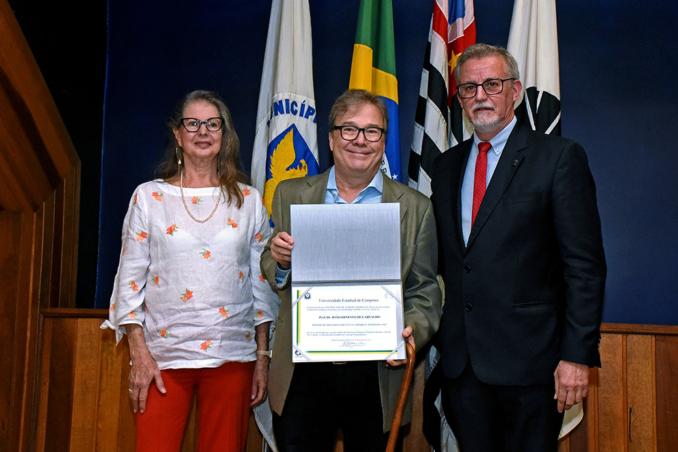 Prêmios Institucionais 2023 - Reconhecimento Acadêmico “Zeferino Vaz” Prêmios Institucionais 2023 - Reconhecimento Acadêmico “Zeferino Vaz”