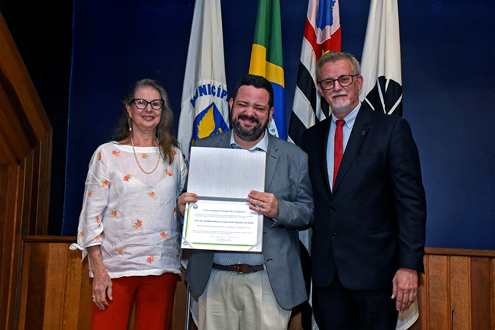 Prêmios Institucionais 2023 - Reconhecimento Acadêmico “Zeferino Vaz” Prêmios Institucionais 2023 - Reconhecimento Acadêmico “Zeferino Vaz”