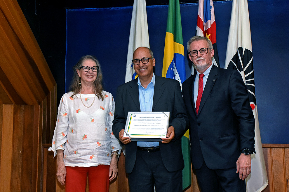 Prêmios Institucionais 2023 - Reconhecimento Acadêmico “Zeferino Vaz” Prêmios Institucionais 2023 - Reconhecimento Acadêmico “Zeferino Vaz”