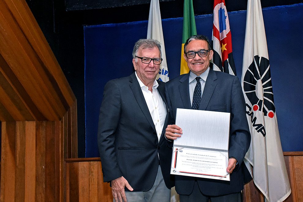 Prêmios Institucionais 2023 - Reconhecimento Docente pela Dedicação ao Ensino de Graduação Prêmios Institucionais 2023 - Reconhecimento Docente pela Dedicação ao Ensino de Graduação