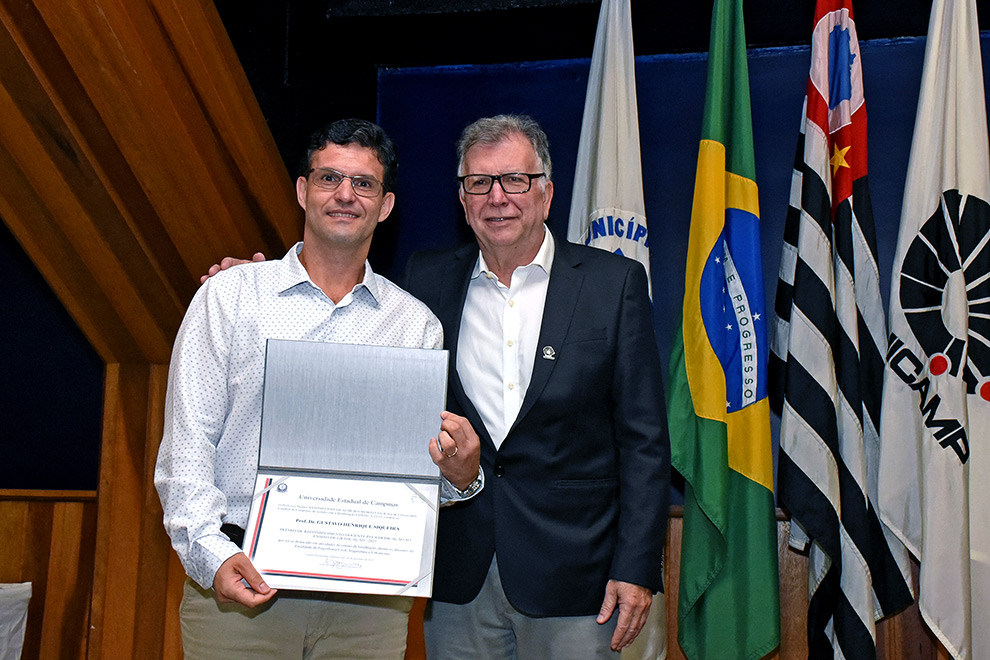 Prêmios Institucionais 2023 - Reconhecimento Docente pela Dedicação ao Ensino de Graduação Prêmios Institucionais 2023 - Reconhecimento Docente pela Dedicação ao Ensino de Graduação