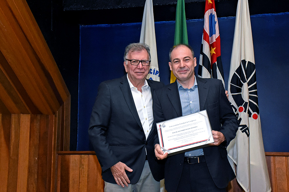 Prêmios Institucionais 2023 - Reconhecimento Docente pela Dedicação ao Ensino de Graduação Prêmios Institucionais 2023 - Reconhecimento Docente pela Dedicação ao Ensino de Graduação