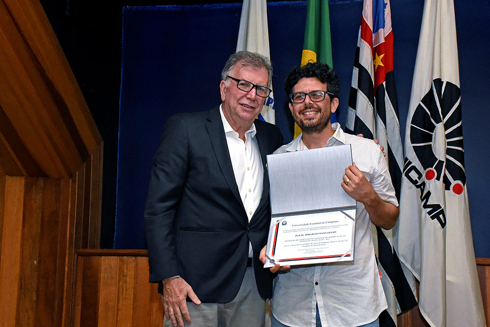 Prêmios Institucionais 2023 - Reconhecimento Docente pela Dedicação ao Ensino de Graduação Prêmios Institucionais 2023 - Reconhecimento Docente pela Dedicação ao Ensino de Graduação