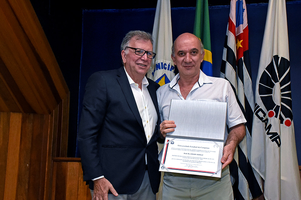 Prêmios Institucionais 2023 - Reconhecimento Docente pela Dedicação ao Ensino de Graduação Prêmios Institucionais 2023 - Reconhecimento Docente pela Dedicação ao Ensino de Graduação