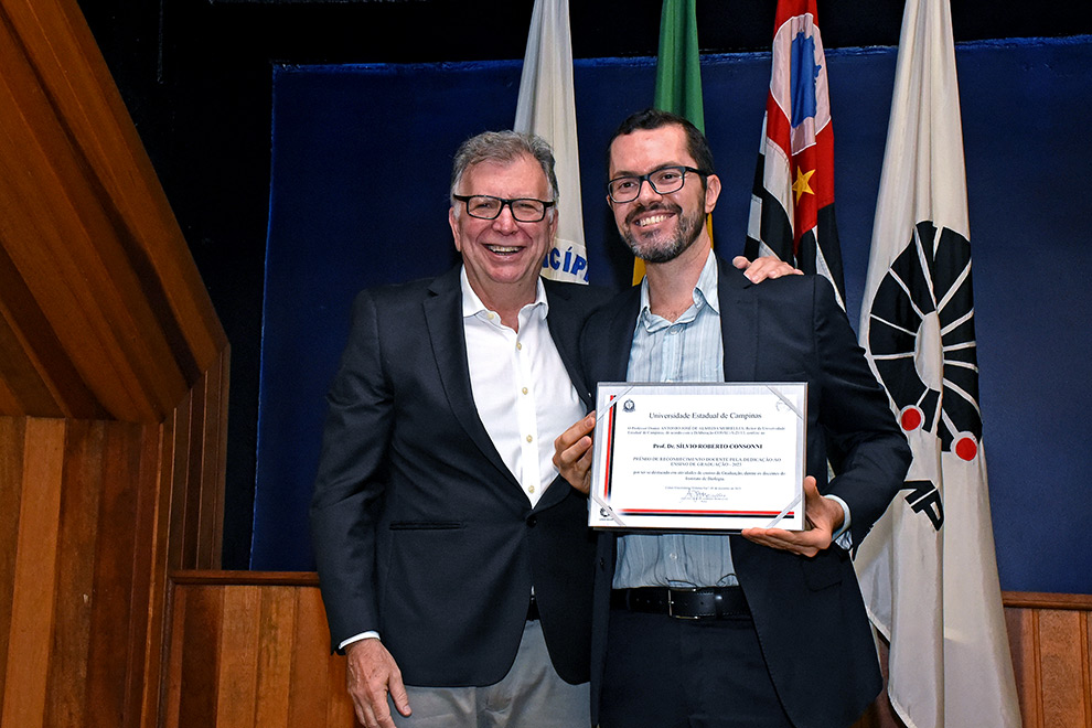 Prêmios Institucionais 2023 - Reconhecimento Docente pela Dedicação ao Ensino de Graduação Prêmios Institucionais 2023 - Reconhecimento Docente pela Dedicação ao Ensino de Graduação