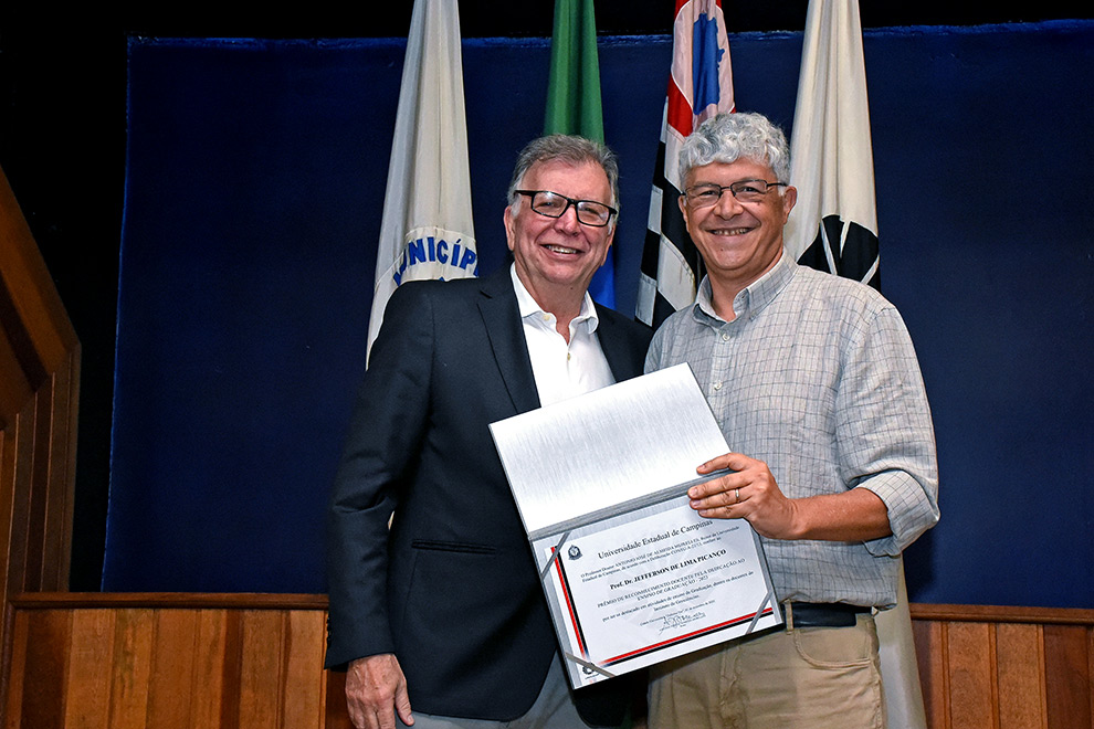 Prêmios Institucionais 2023 - Reconhecimento Docente pela Dedicação ao Ensino de Graduação Prêmios Institucionais 2023 - Reconhecimento Docente pela Dedicação ao Ensino de Graduação