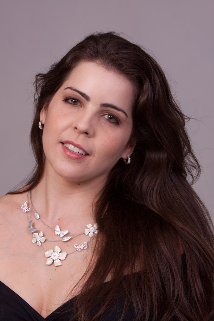 A soprano Caroline De Comi
