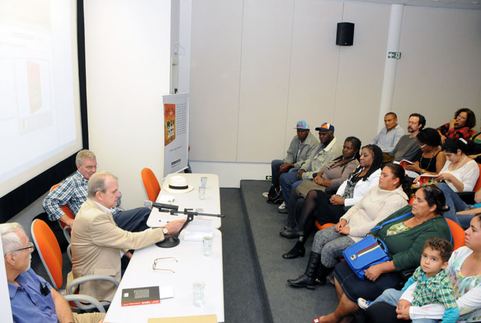 Debate com membros da comunidade Cafundó