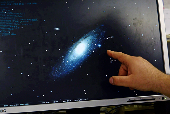 Demonstração do uso do software Stellarium