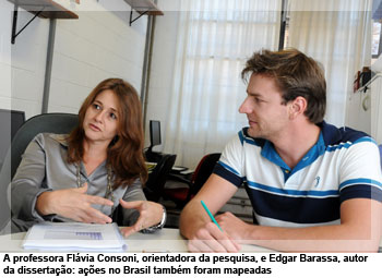 A professora Flávia Consoni, orientadora da pesquisa, e Edgar Barassa, autor da dissertação: ações no Brasil também foram mapeadas
