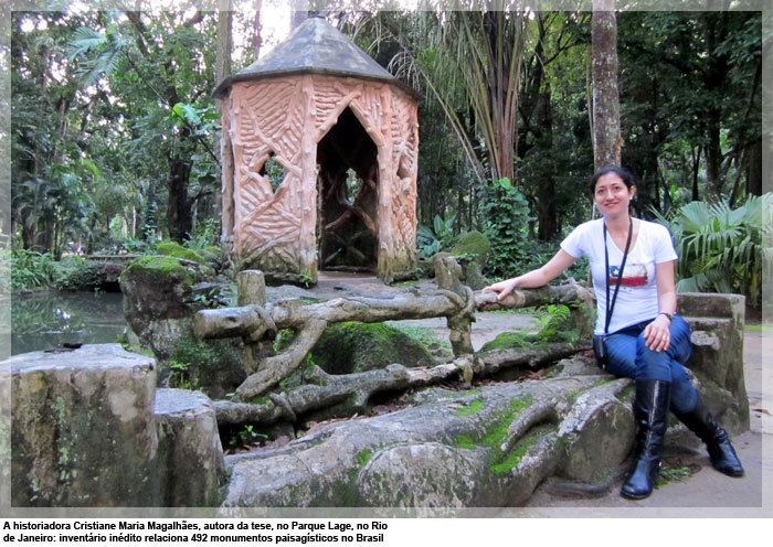 A historiadora Cristiane Maria Magalhães, autora da tese, no Parque Lage, no Rio de Janeiro: inventário inédito relaciona 492 monumentos paisagísticos no Brasil