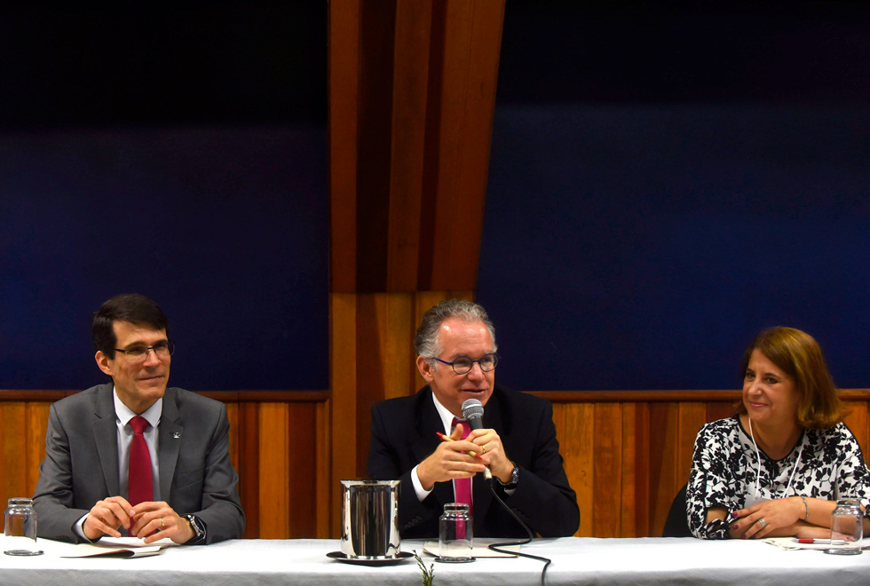 Cerimônia de abertura da sétima edição do Simtec foi presidida pelo reitor Marcelo Knobel