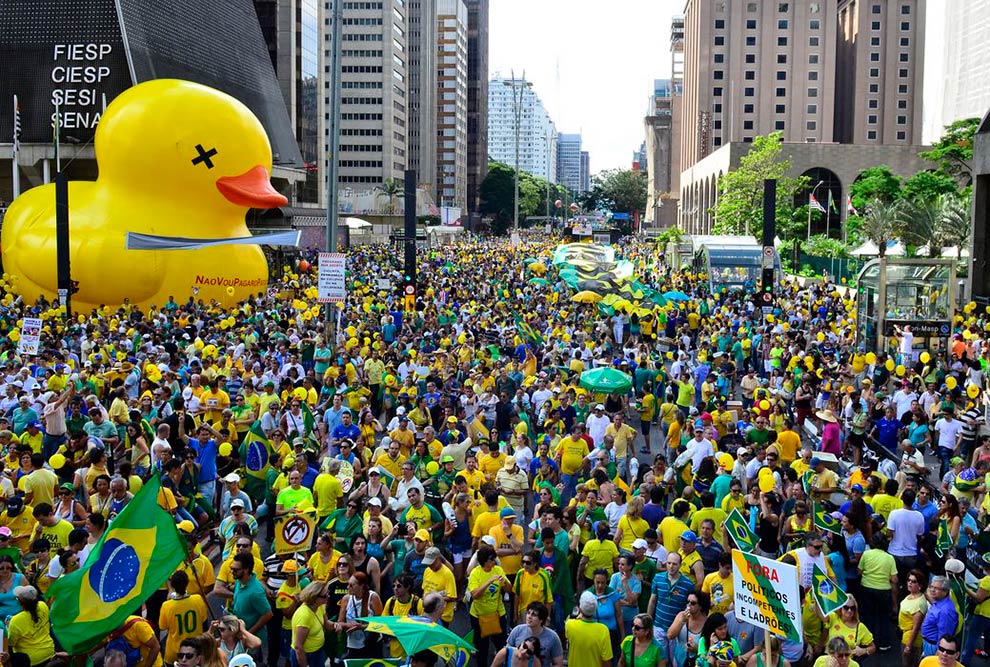 Manifestação pró-impeachment na Avenida Paulista, em dezembro de 2015 (Foto: Rovena Rosa/Agência Brasil)
