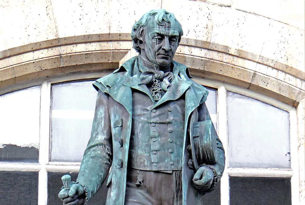 Monumento na capital francesa em homenagem a Nicolas Leblanc: trajetória de pioneiro inspirou pesquisa de doutorado