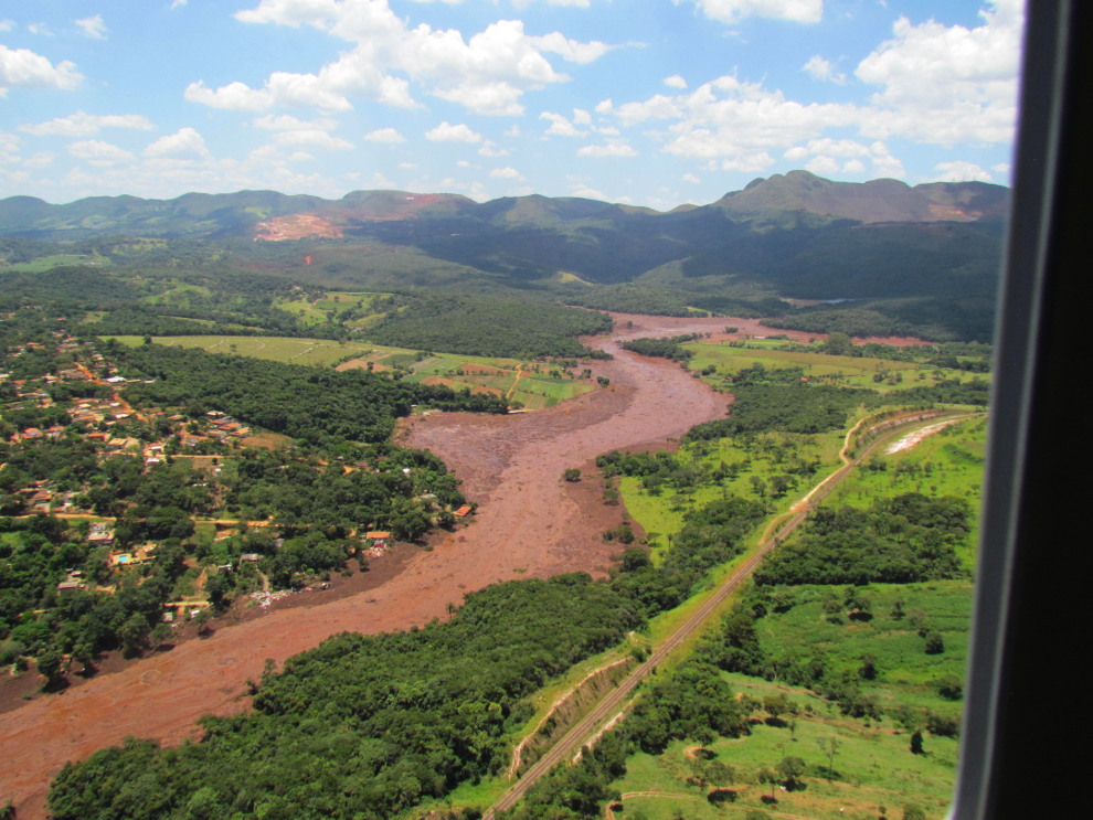 Vista área do local devastado pela lama em Brumadinho