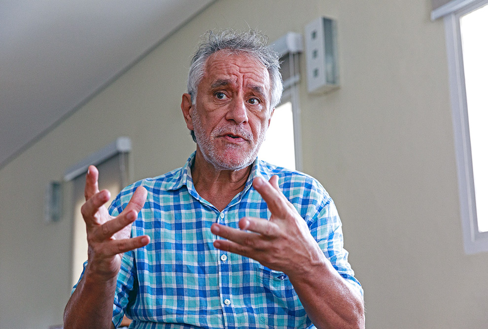 Professor do Departamento de Saúde Coletivo da FCM, Sérgio Carvalho: