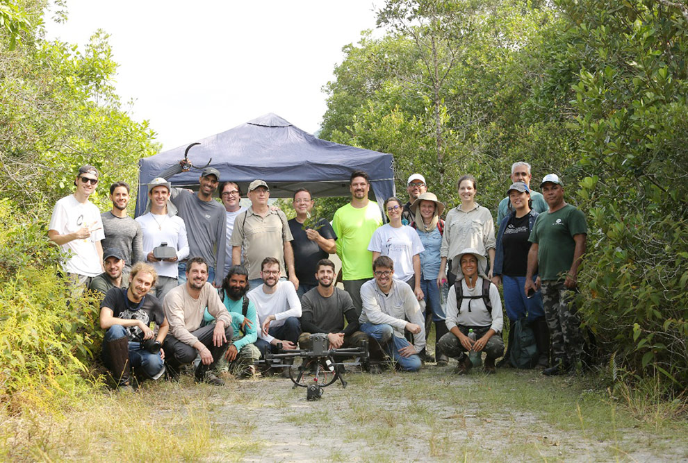 Parte da Brazilian Team durante trabalho de campo