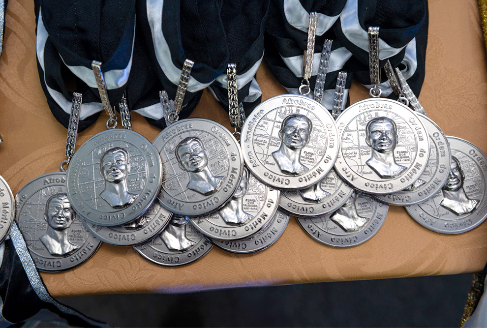 A Medalha do Mérito Cívico Afro-Brasileiro é uma outorga oferecida pela Afrobras