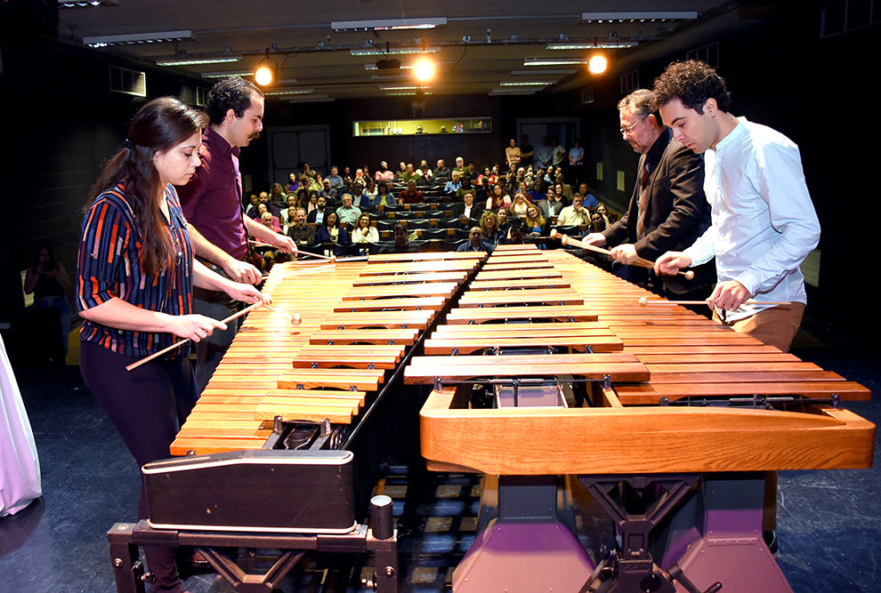Cerimônia de posse teve a execução da sonata para cordas “Burrico de Pau”, de Carlos Gomes, em arranjo para marimbas