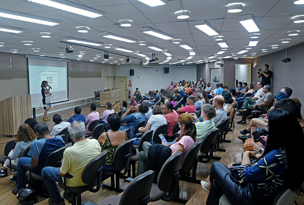 O Grupo de Trabalho (GT) de combate à dengue aplicou um treinamento para o uso do aplicativo para cipeiros e representantes de unidade