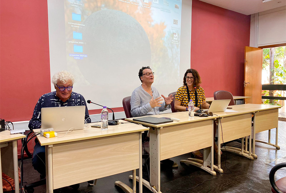 Brodsky veio à Unicamp a convite da presidenta da CSVM, Ana Carolina de Moura Delfim Maciel, e pelo professor de teoria literária, Márcio Seligmann-Silva, curador da exposição no Museu Judaico