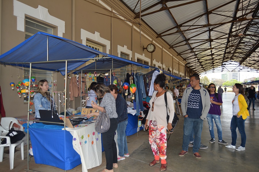 Aspectos da segunda edição da Feira Cultural realizada em setembro no CIS-Guanabara