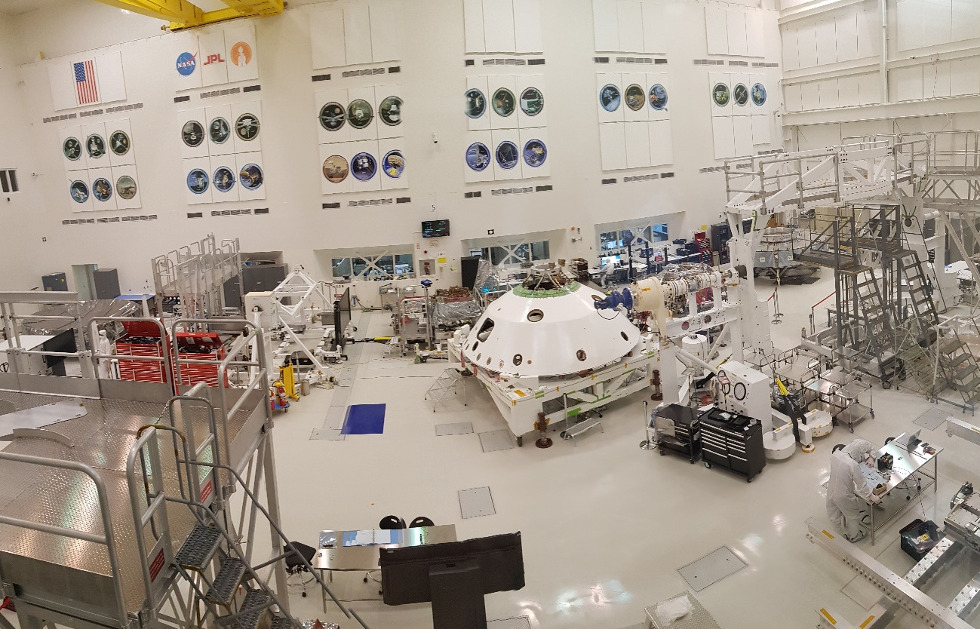 Laboratório de Montagem de Espaçonaves em atividade para a Missão Mars 2020