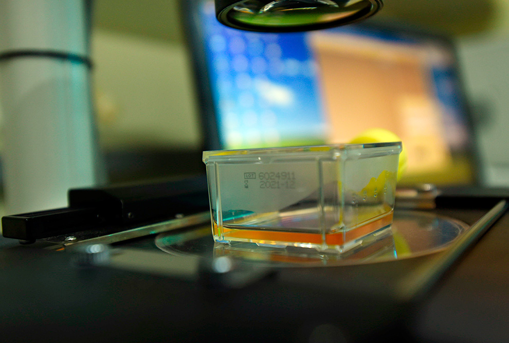 Equipamento de ponta em Laboratório do Instituto de Biologia: