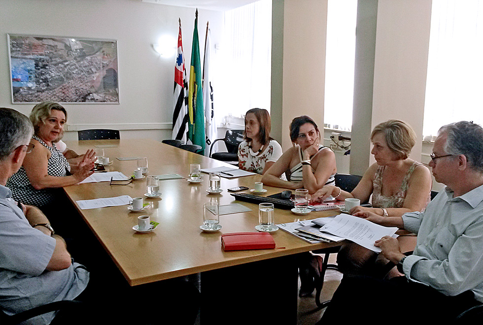 Entrega do relatório com projetos de melhorias de acessibilidade para os campi da Unicamp