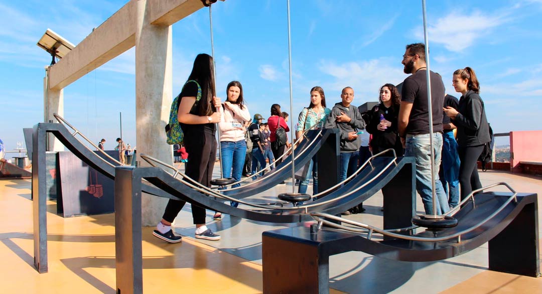 Museu de Ciências oferece visita guiada à Praça Tempo Espaço